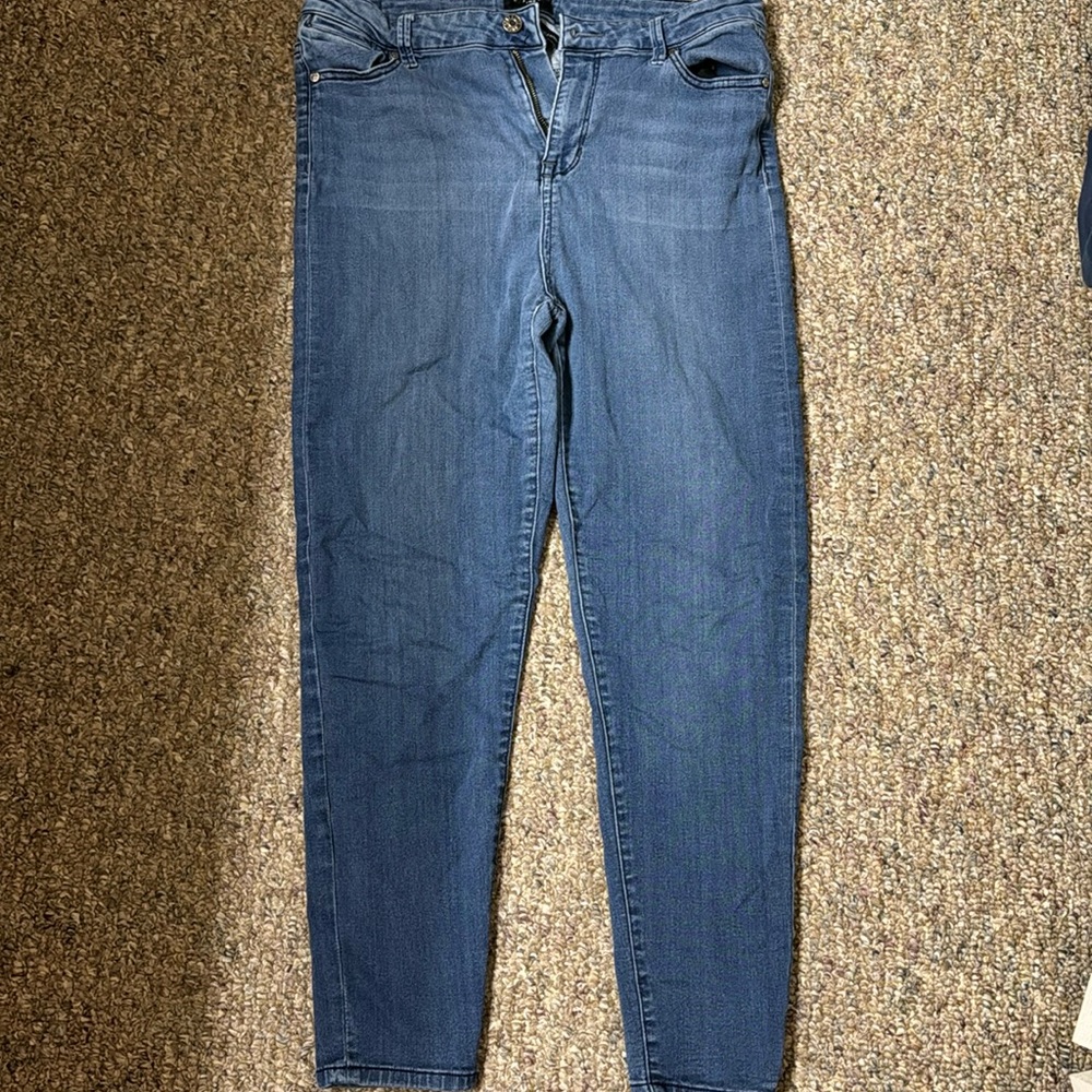 Celebrity Pink Size 11/30